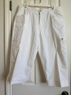 Columbia White Women’s Cropped  Capri Pants NWOT Size 14